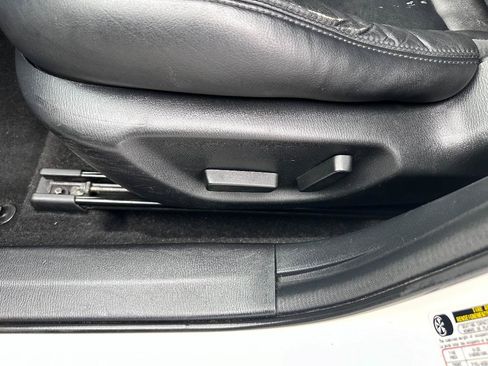 Used 2017 MAZDA MAZDA3 Touring FWD image 10