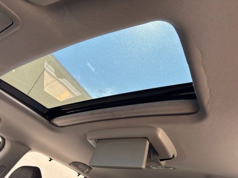 Used 2021 Honda Pilot Touring image 11