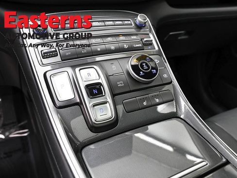 Used 2022 Hyundai Santa Fe SEL w/ Convenience + Premium Package AWD/4WD image 13