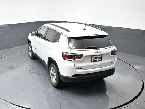 Used 2025 Jeep Compass Latitude AWD/4WD image 20