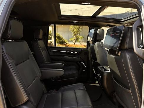 Used 2023 GMC Yukon XL Denali w/ Denali Reserve Package image 33