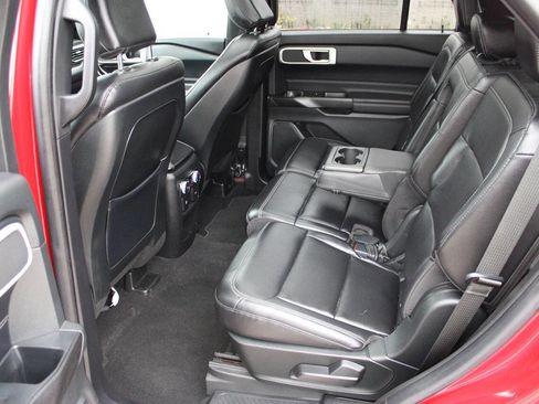 Used 2020 Ford Explorer XLT w/ Equipment Group 202A image 10