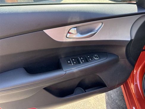 Used 2023 Kia Forte LXS w/ LXS Technology Package image 17