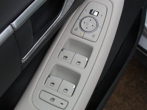 Certified 2025 Hyundai Sonata SE image 8