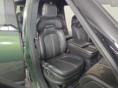 Used 2024 Rivian R1S Adventure AWD/4WD image 24