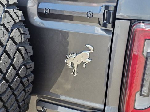 New 2025 Ford Bronco Badlands image 15