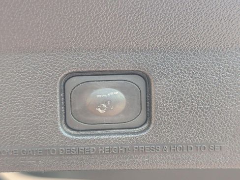 Used 2015 Ford Explorer XLT w/ Equipment Group 202A FWD image 27