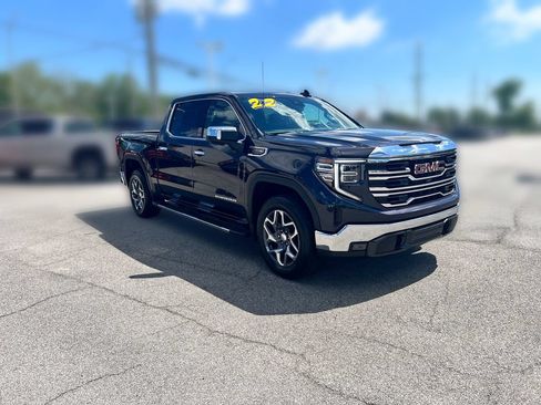 Used 2022 GMC Sierra 1500 SLT w/ SLT Premium Plus Package AWD/4WD image 16