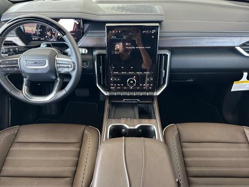 New 2026 GMC Acadia Denali Ultimate AWD/4WD image 10