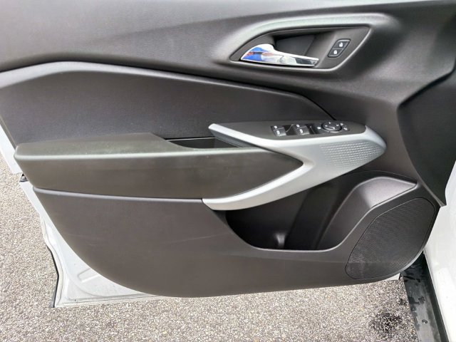 Used 2025 Chevrolet Trax LS FWD image 16