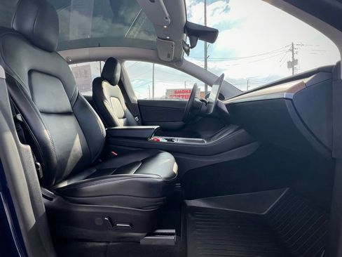 Used 2021 Tesla Model Y Long Range image 30