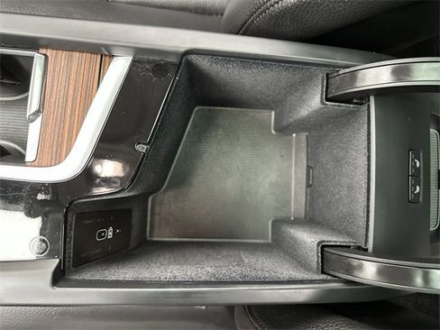 Certified 2023 Volvo V60 B5 Cross Country Plus w/ Climate Package image 21