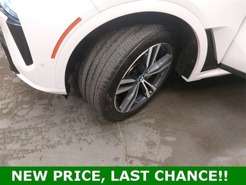 Used 2023 BMW X7 xDrive40i w/ Executive Package image 31