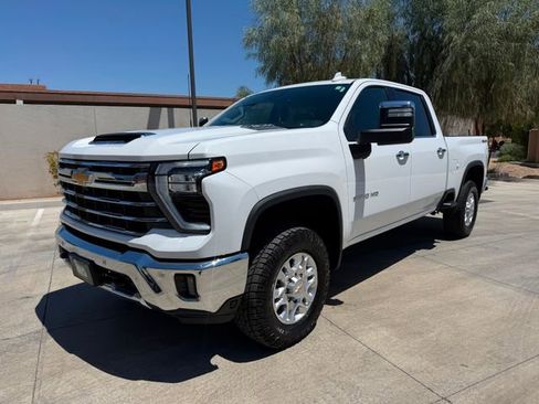 Used 2024 Chevrolet Silverado 3500 LTZ w/ LTZ Premium Package AWD/4WD image 3