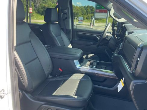 Used 2025 Chevrolet Silverado 2500 LTZ w/ LTZ Plus Package AWD/4WD image 25