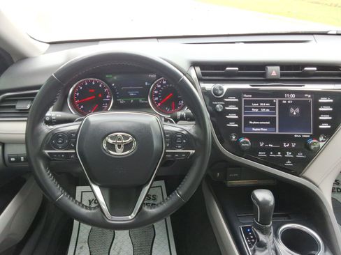 Used 2020 Toyota Camry XSE image 12