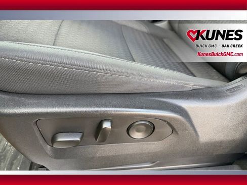 Used 2025 Chevrolet Silverado 1500 LT AWD/4WD image 9