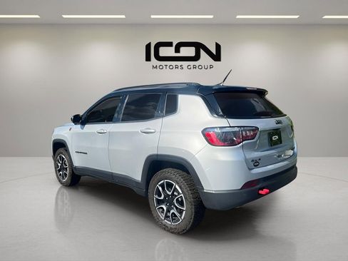 Used 2024 Jeep Compass Trailhawk image 6