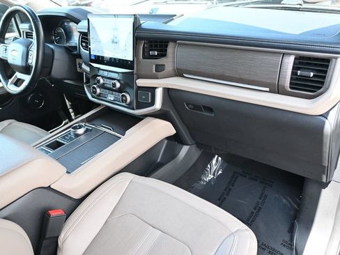 Used 2024 Ford Expedition Max Limited RWD image 13