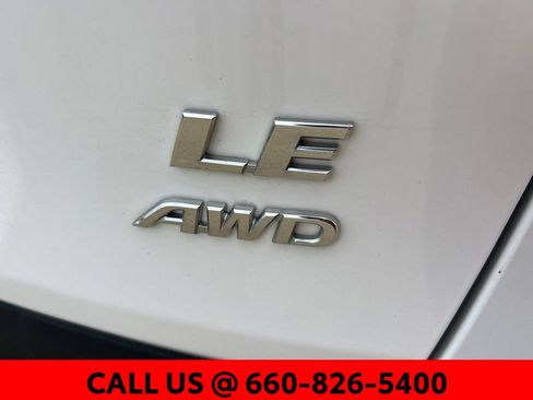 Used 2024 Toyota RAV4 LE AWD/4WD image 10