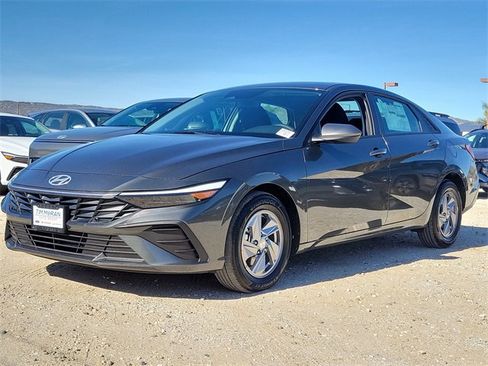 New 2026 Hyundai Elantra SE image 5