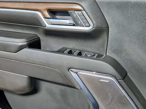 Used 2024 Chevrolet Silverado 2500 High Country w/ High Country Premium Package AWD/4WD image 6