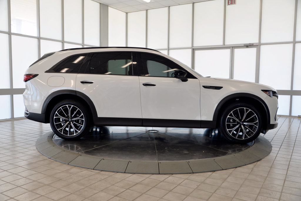 Certified 2025 MAZDA CX-70 Plug-In Hybrid w/ Premium Plus AWD/4WD image 9