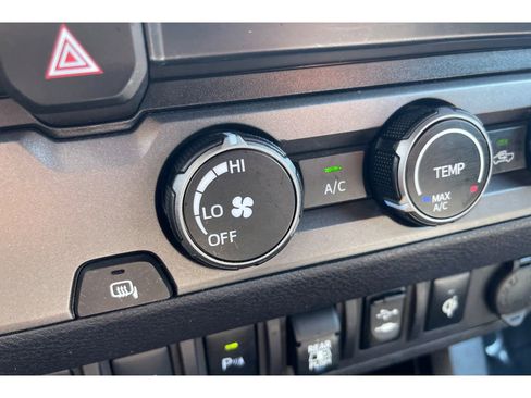 Used 2019 Toyota Tacoma TRD Off-Road w/ Technology Package RWD image 28