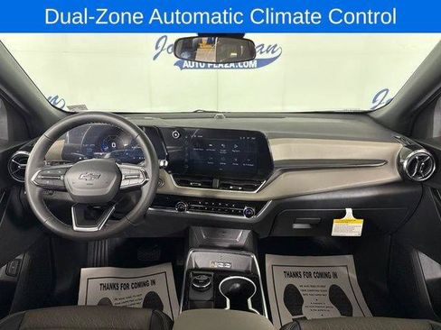 New 2026 Chevrolet Equinox LT w/ Convenience Package II AWD/4WD image 10