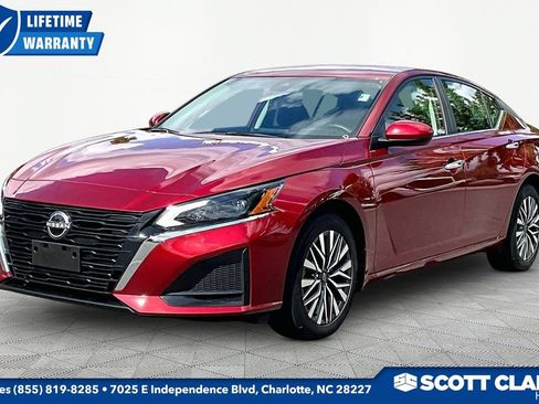 Used 2023 Nissan Altima 2.5 SV AWD/4WD image 3
