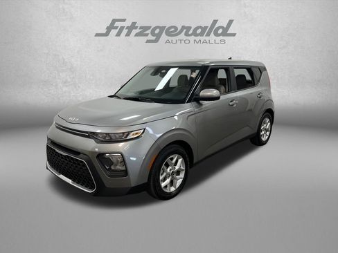 Used 2022 Kia Soul S FWD image 1