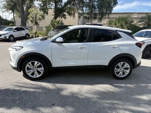 Used 2024 Buick Encore GX Preferred w/ Comfort Package FWD image 4