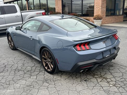 Used 2025 Ford Mustang GT Premium image 9