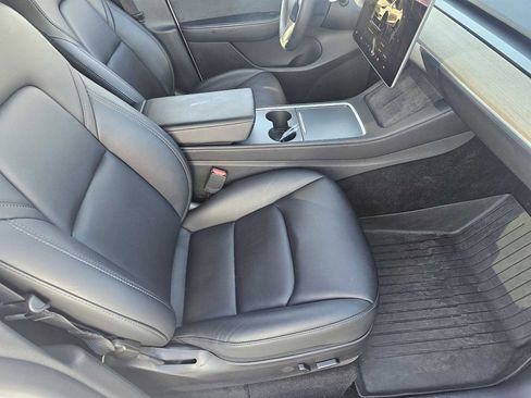 Used 2022 Tesla Model Y Long Range image 20