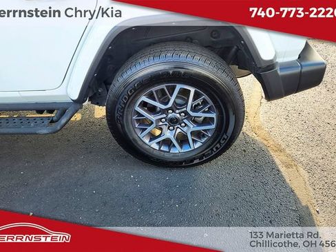 Used 2024 Jeep Wrangler Unlimited Sahara AWD/4WD image 22