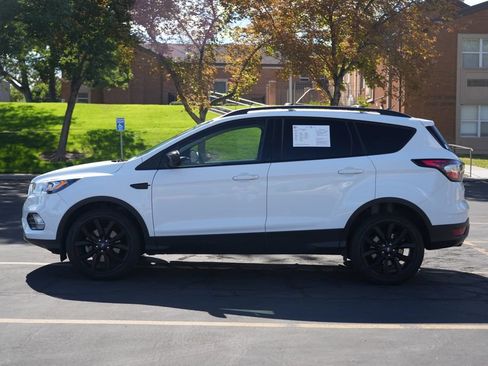 Used 2018 Ford Escape SE AWD/4WD image 2