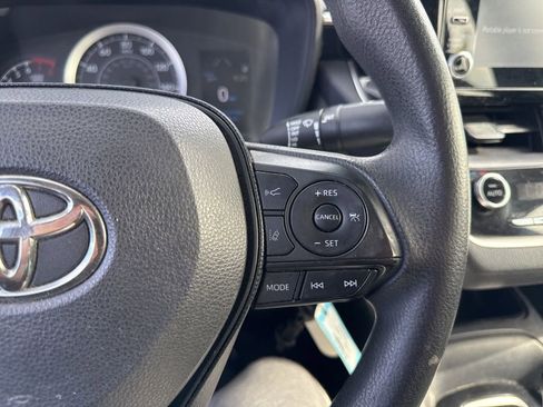 Used 2020 Toyota Corolla LE FWD image 16