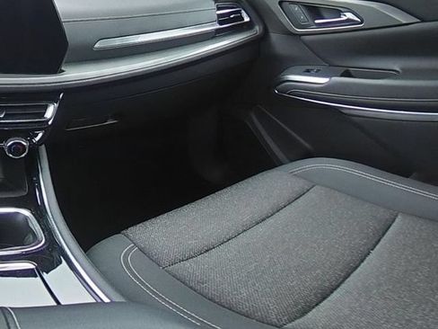 Used 2024 Chevrolet Traverse LT FWD image 22