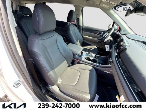 New 2026 Kia Carnival EX FWD image 15