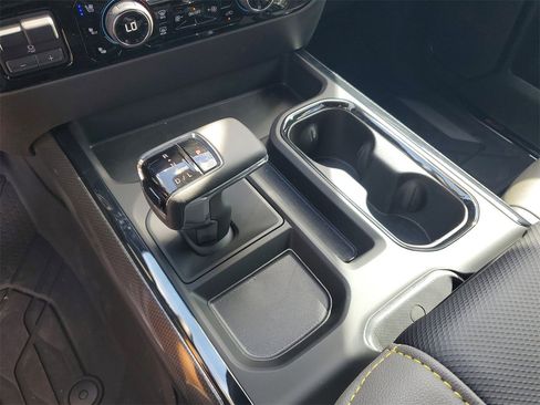 Used 2025 Chevrolet Silverado 1500 ZR2 image 27