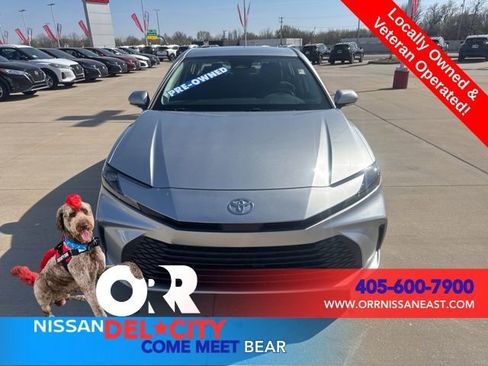 Used 2025 Toyota Camry LE image 8