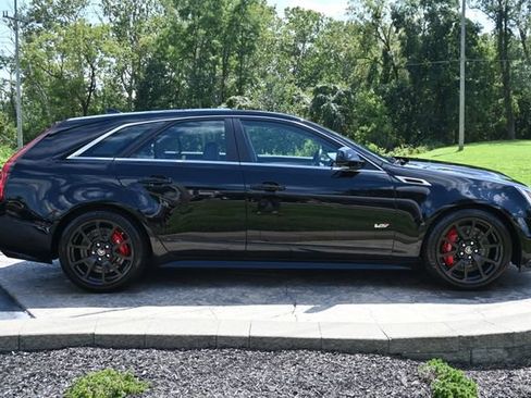Used 2014 Cadillac CTS V RWD image 4