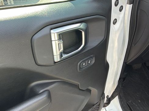 Used 2025 Jeep Wrangler Unlimited Sport AWD/4WD image 15