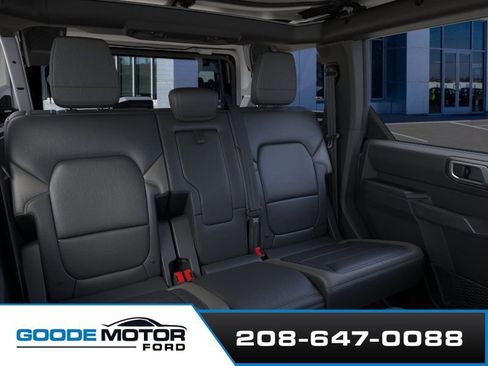 New 2026 Ford Bronco Outer Banks w/ Sasquatch Package image 11