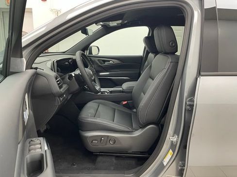 New 2026 Chevrolet Traverse LT w/ Driver Confidence Package AWD/4WD image 8