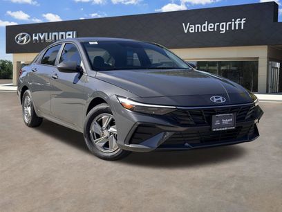 New 2026 Hyundai Elantra SE