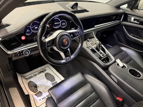 Used 2018 Porsche Panamera 4 image 9