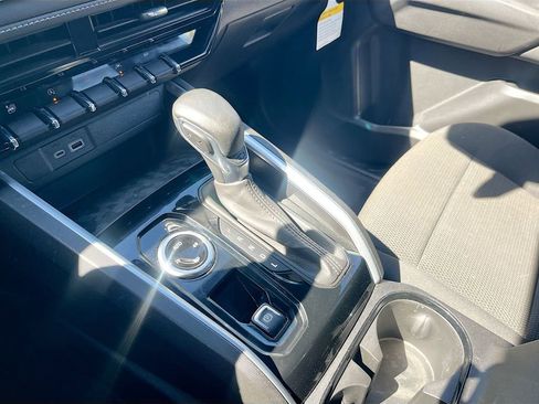 Used 2023 Chevrolet Colorado LT w/ LT Convenience Package AWD/4WD image 16