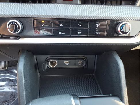 Used 2025 Kia Sportage LX FWD image 22