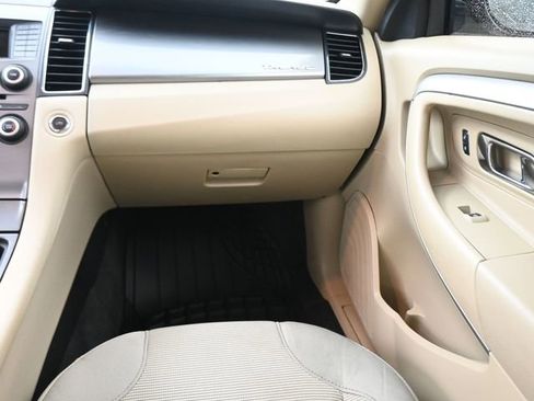 Used 2018 Ford Taurus SEL image 21